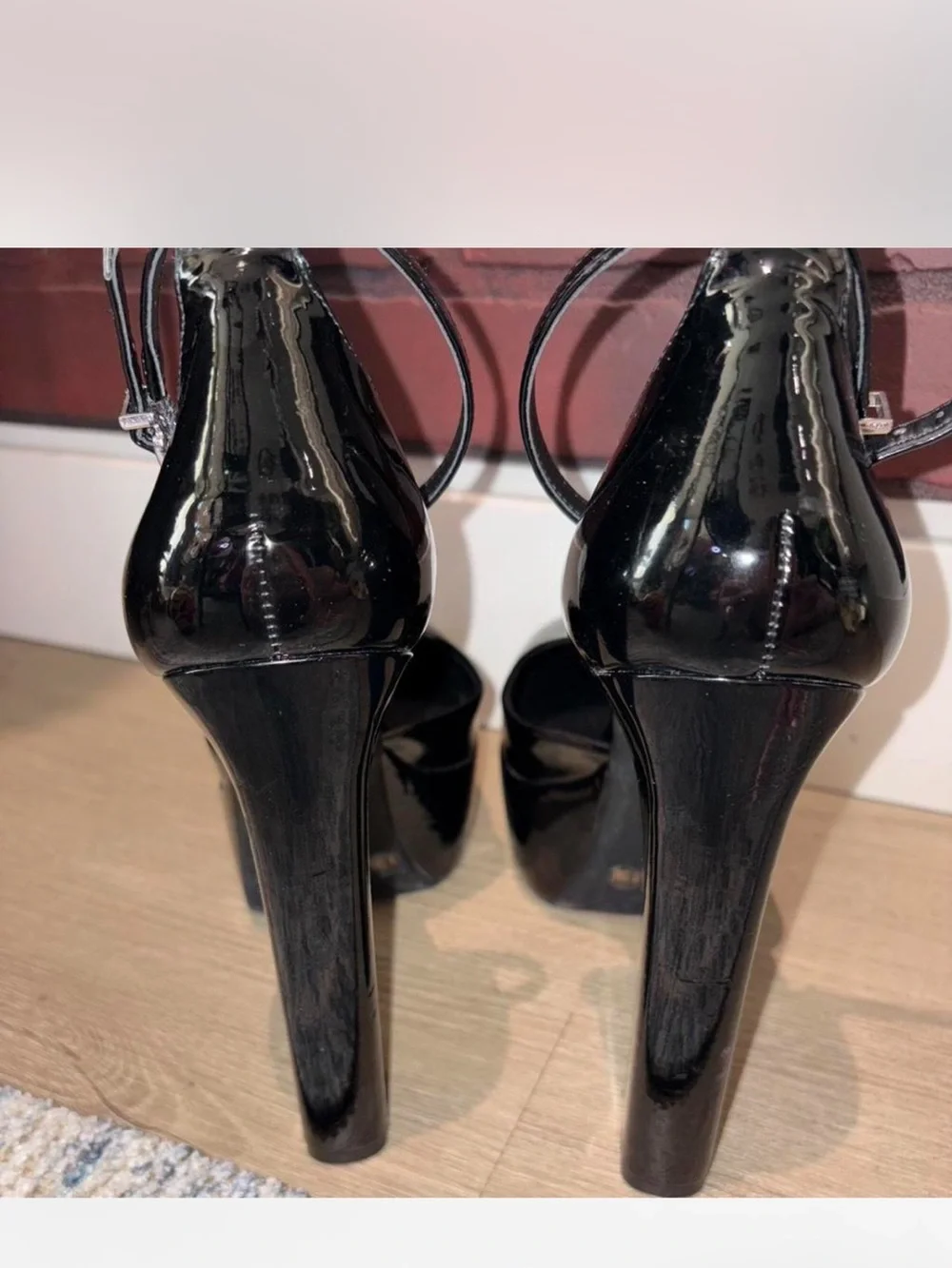 Gianni Bini Black Devi Patent Leather Pumps, Size 8.5
